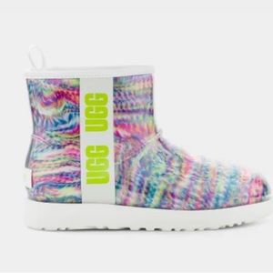 Ugg Australian Classic Clear Mini Pixelate waterproof boots sizes 8,9